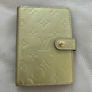 Louis Vuitton Sage Green Vernis Monogram Agenda / Passport Holder
